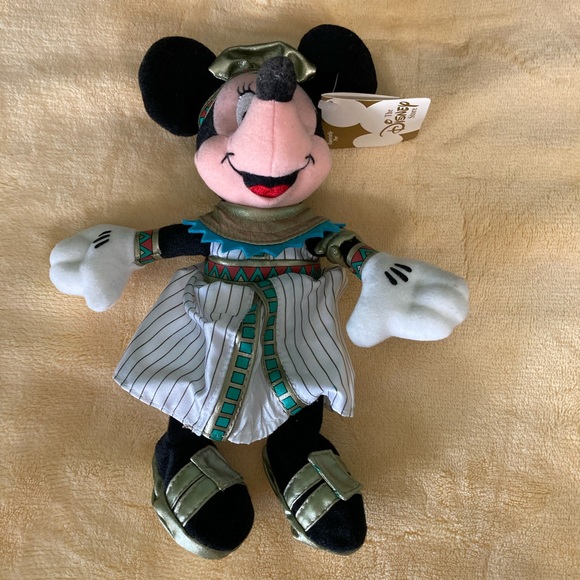 ✨4x HOST PICK✨ Disney Store Globe-Trotting Egyptian Mickey & Minnie beanbag set - Picture 7 of 10